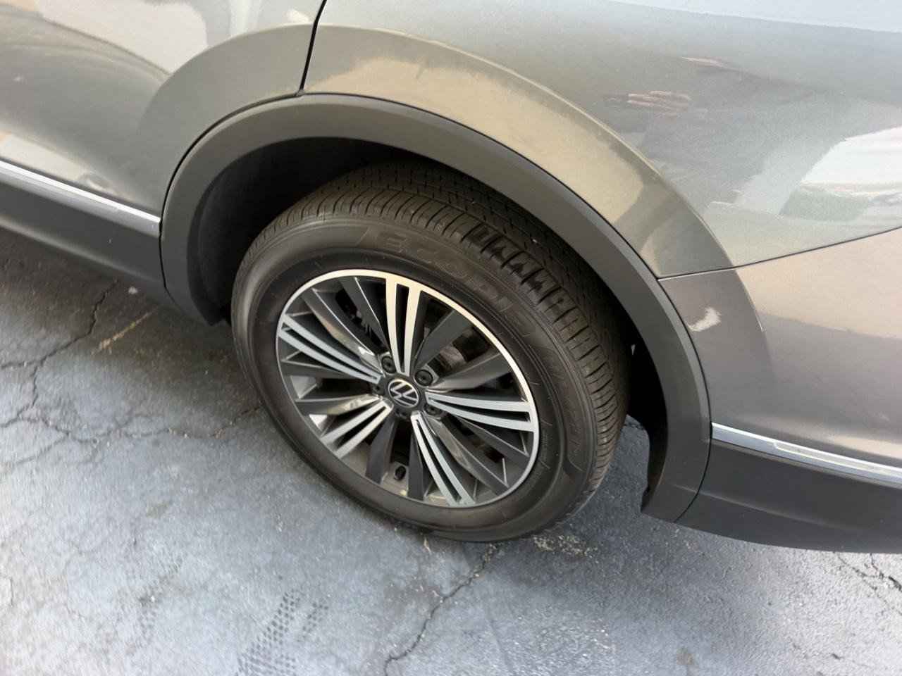 Used 2024 Volkswagen Tiguan Wolfsburg Edition image 7