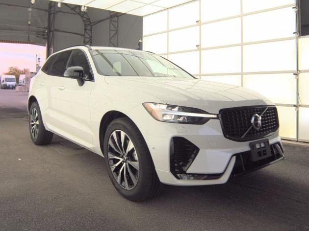 Used 2025 Volvo XC60 B5 Plus image 4