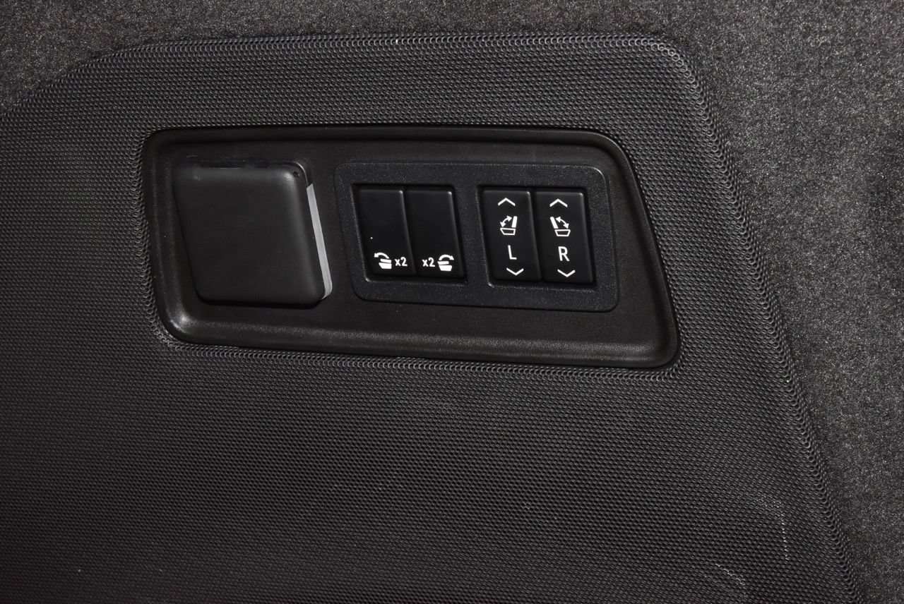 Used 2022 Cadillac Escalade Sport w/ Touring Package AWD/4WD image 41