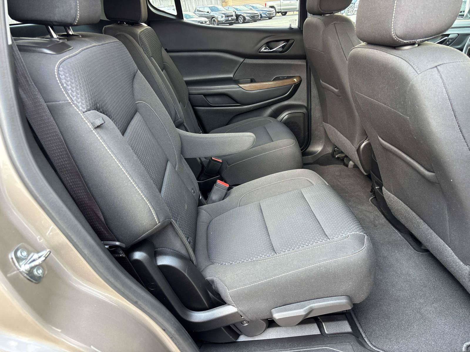 Used 2023 GMC Acadia SLE w/ Driver Convenience Package AWD/4WD image 18