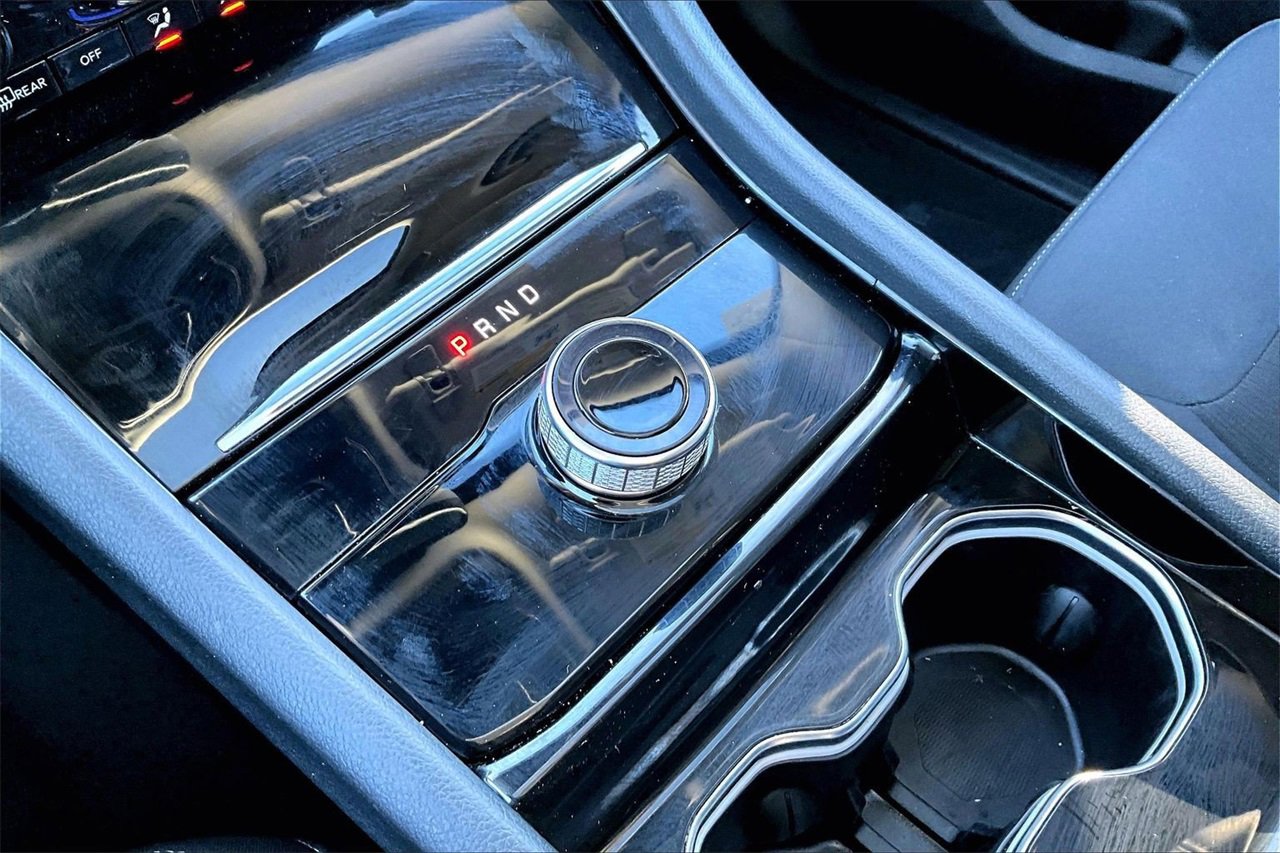 Used 2023 Jeep Grand Cherokee Laredo X image 30