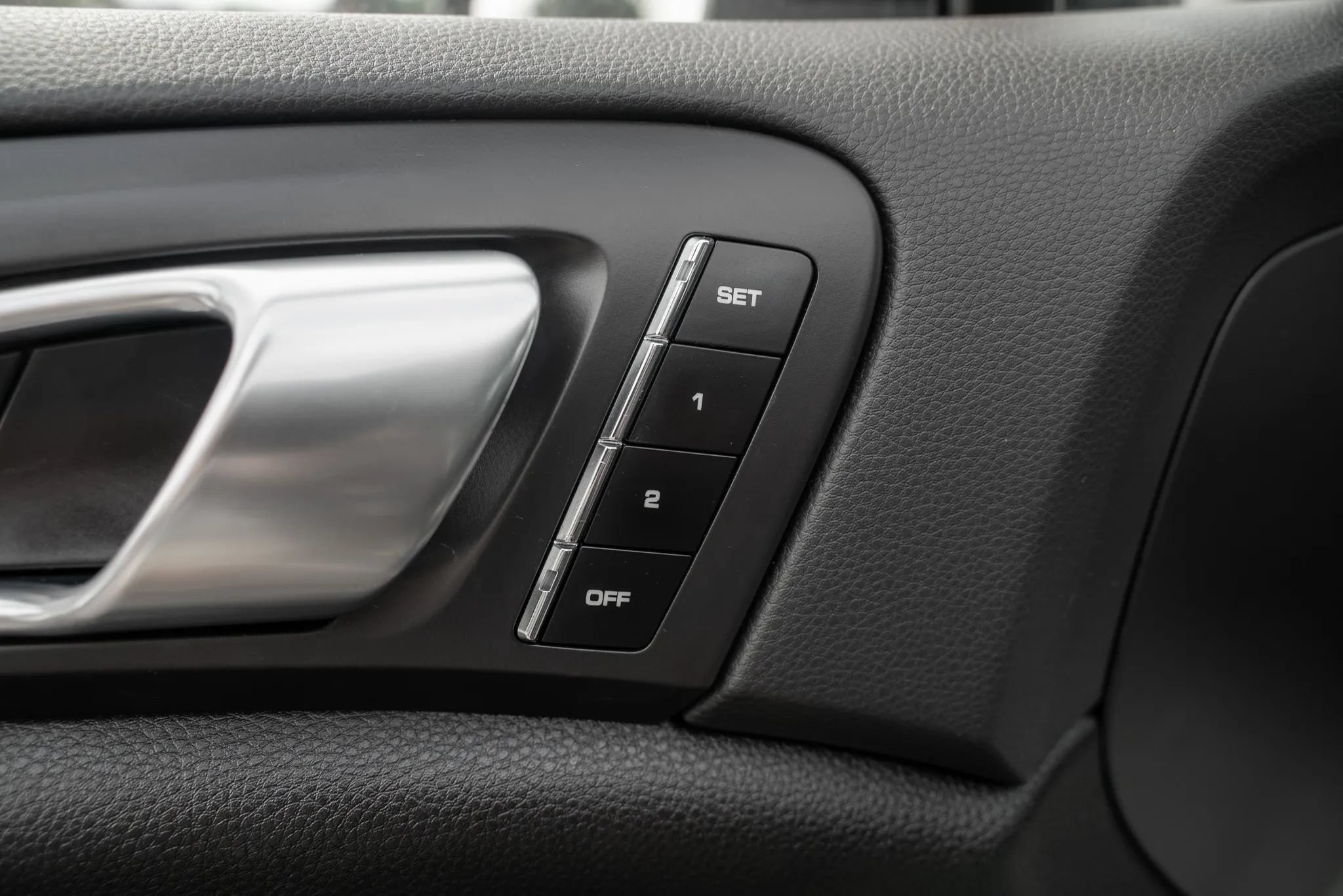 Used 2012 Porsche Cayenne S AWD/4WD image 18