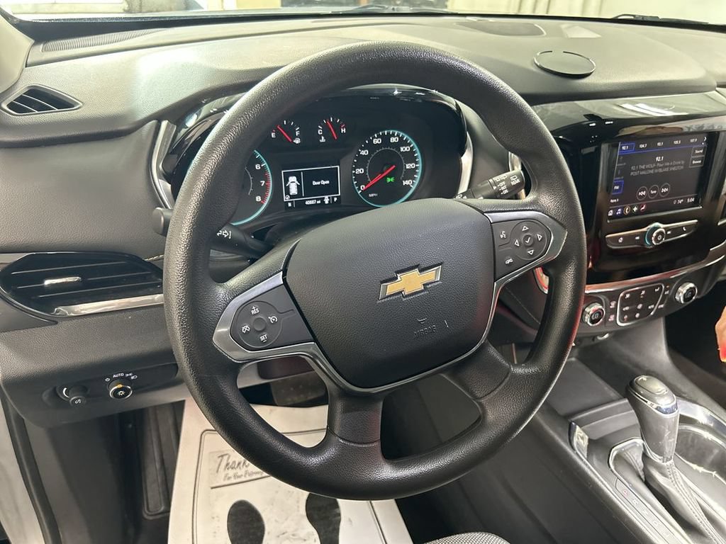 Used 2020 Chevrolet Traverse LS w/ LPO, Black Accent Package AWD/4WD image 4