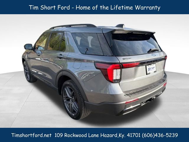Used 2025 Ford Explorer ST-Line w/ ST-Line Street Pack AWD/4WD image 5