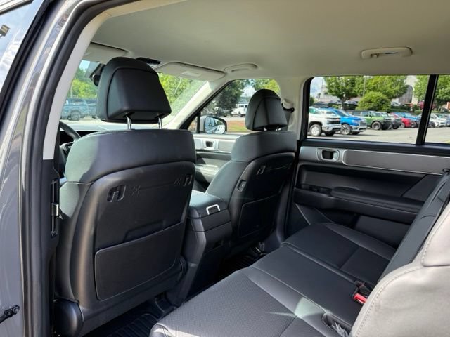 Used 2025 Hyundai Santa Fe SEL w/ Tow & Go Package FWD image 27