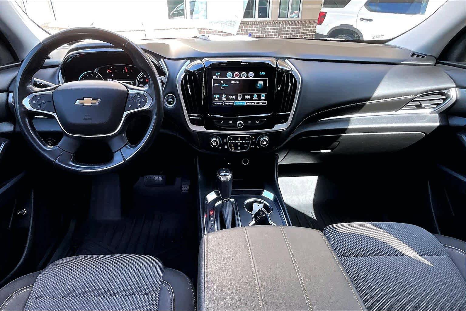 Used 2019 Chevrolet Traverse LT FWD image 16