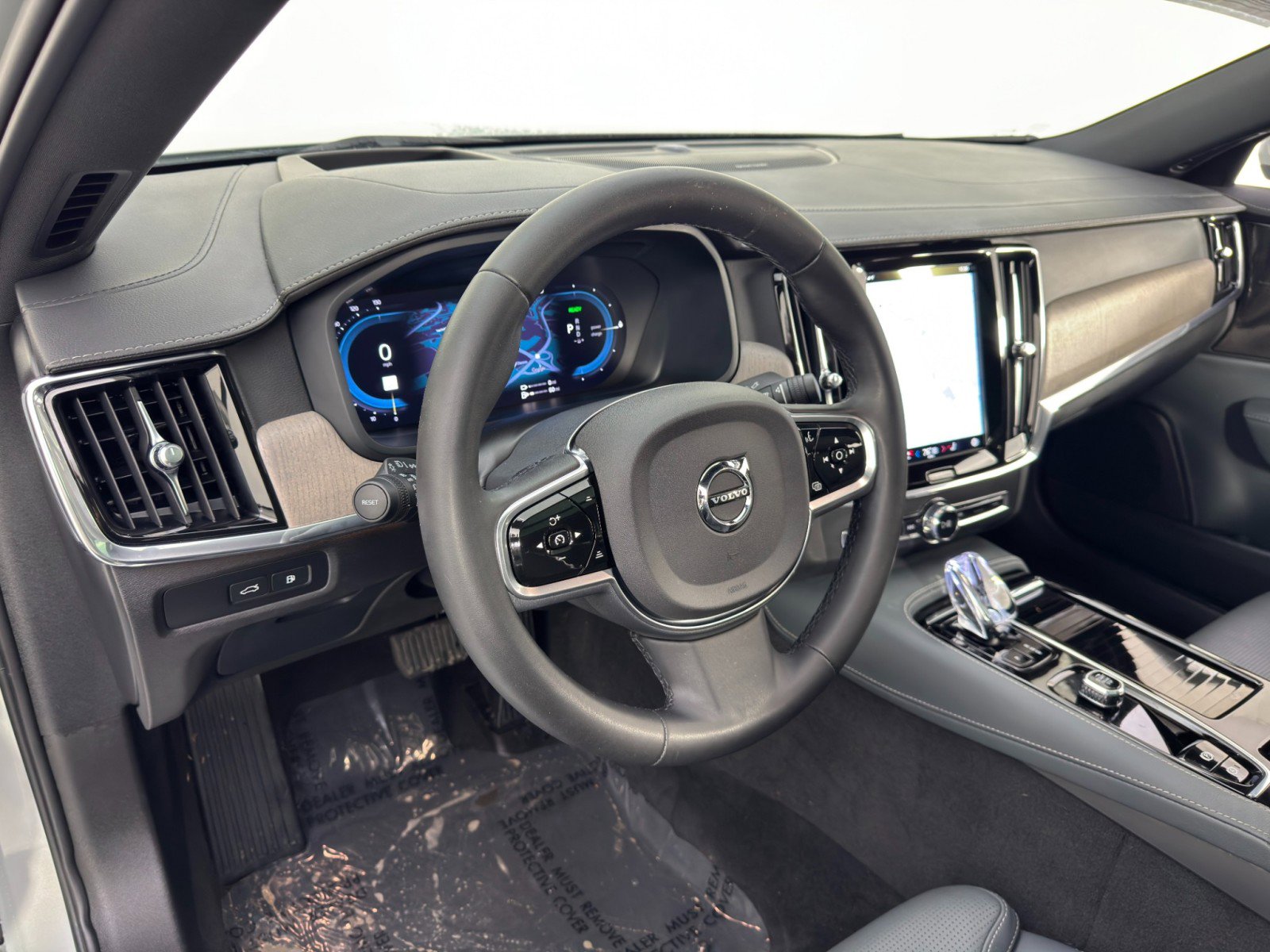 Used 2024 Volvo S90 T8 Ultimate image 14