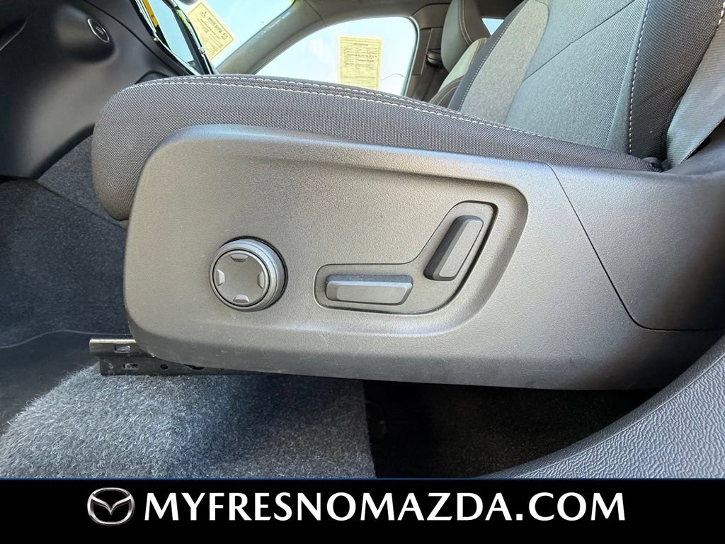 Used 2024 Volvo XC40 B5 Core AWD/4WD image 33