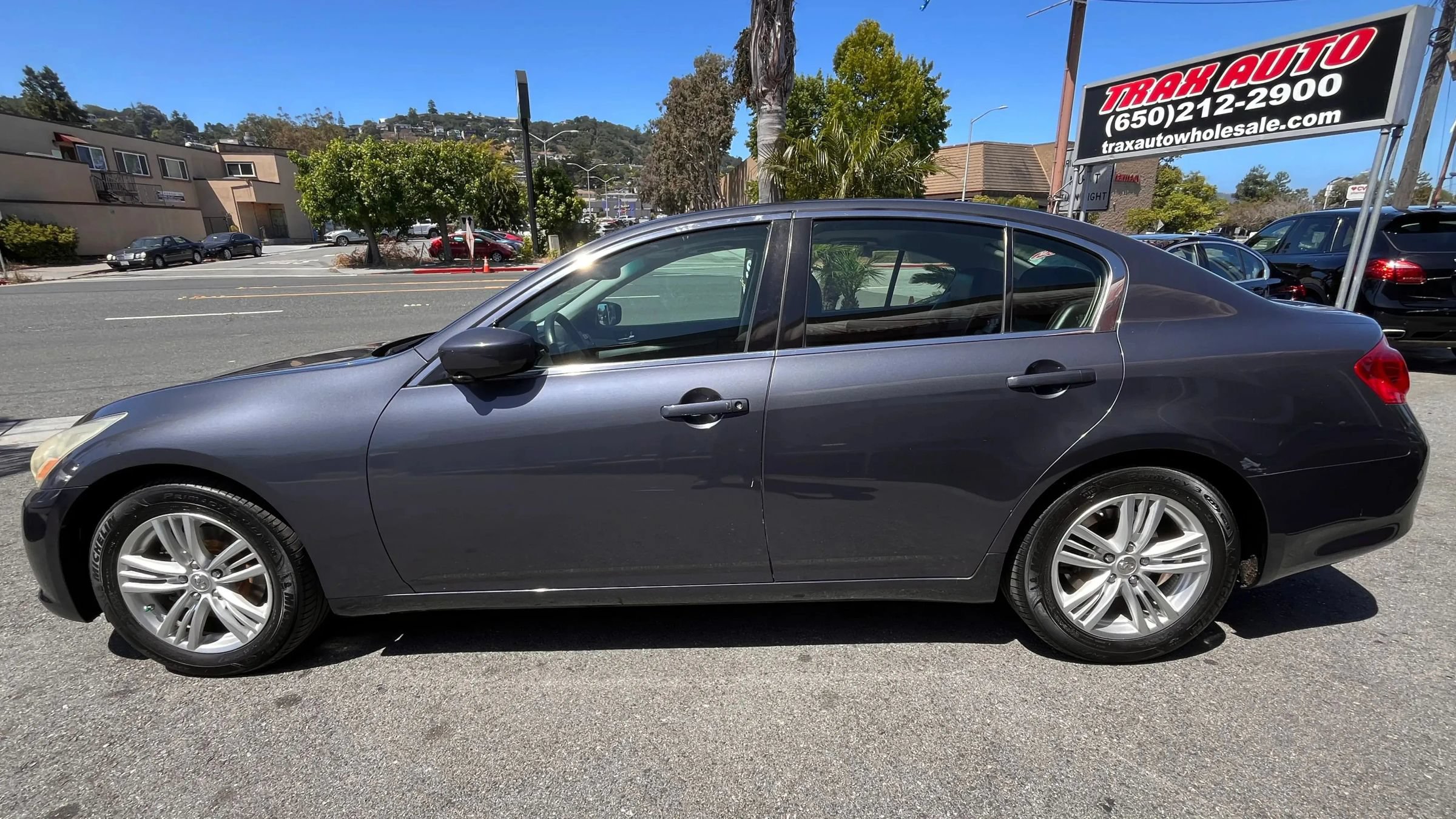 Used 2012 INFINITI G25 Journey RWD image 4