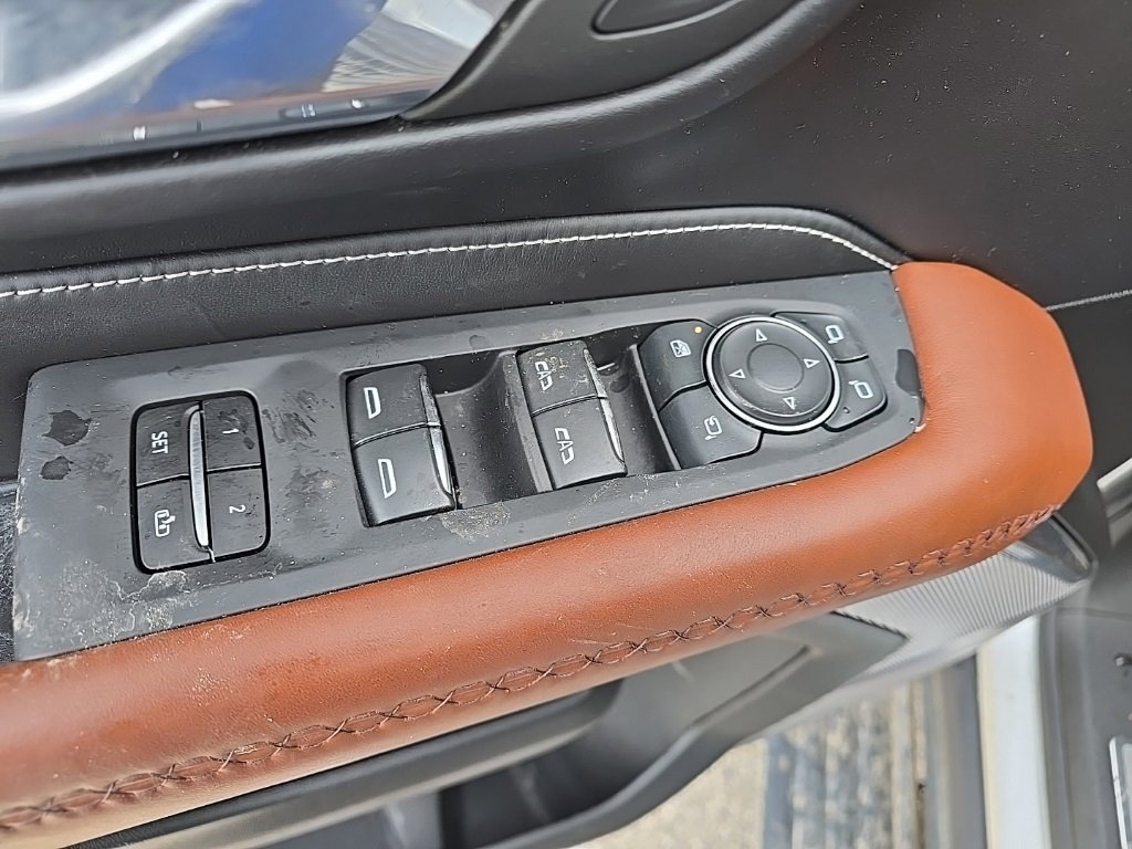 Used 2024 GMC Yukon XL Denali Ultimate image 8