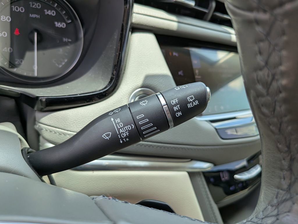 Used 2020 Cadillac XT5 Premium Luxury FWD image 32
