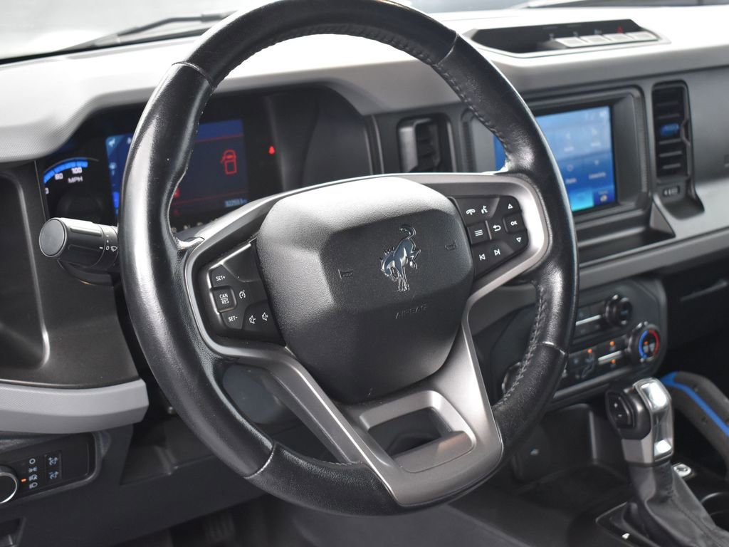 Used 2022 Ford Bronco Black Diamond image 9