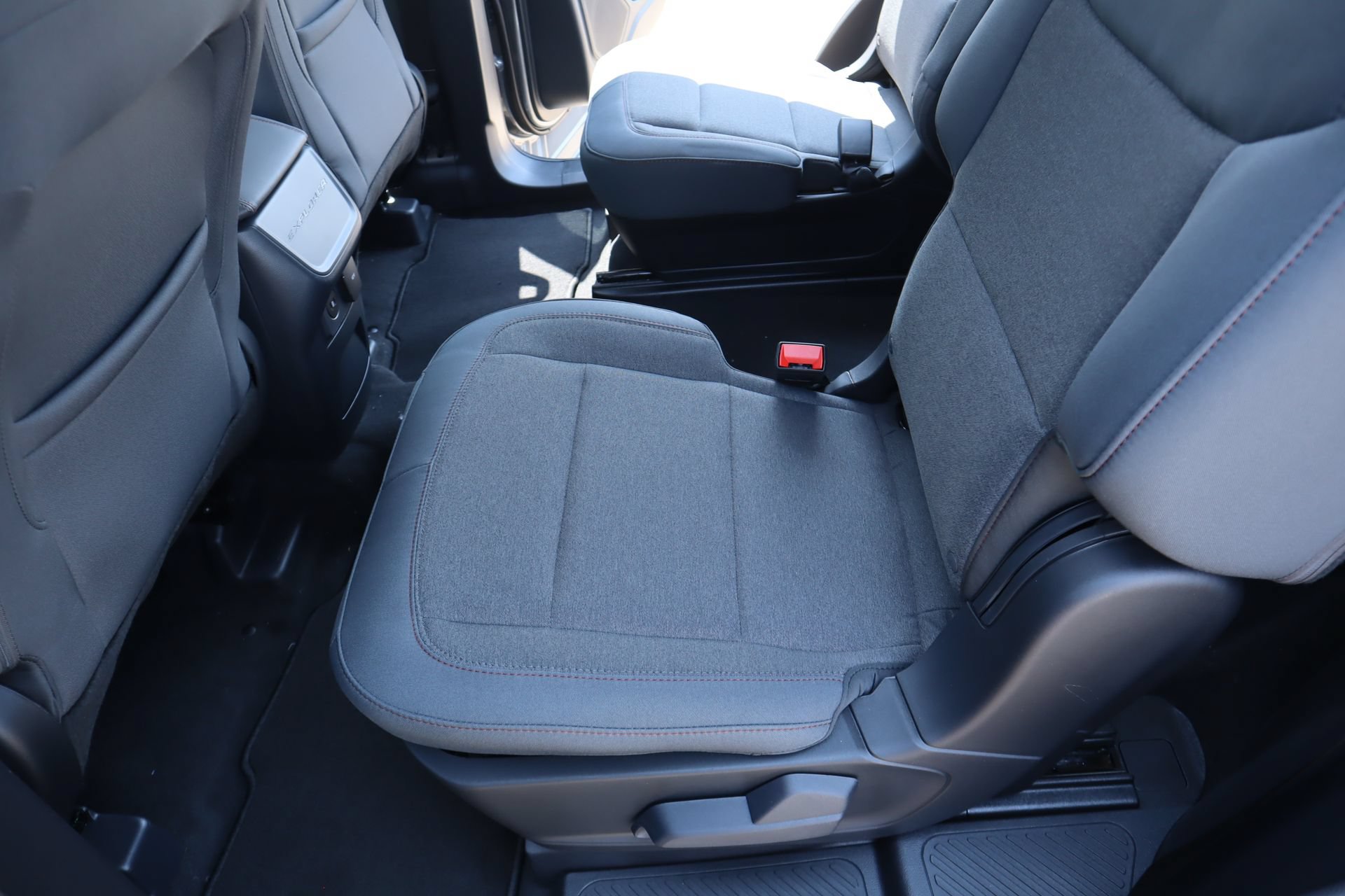 New 2026 Ford Explorer Active RWD image 13