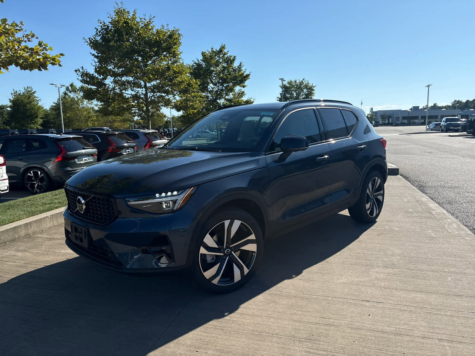 New 2026 Volvo XC40 B5 Ultra w/ Protection Package Premier image 21