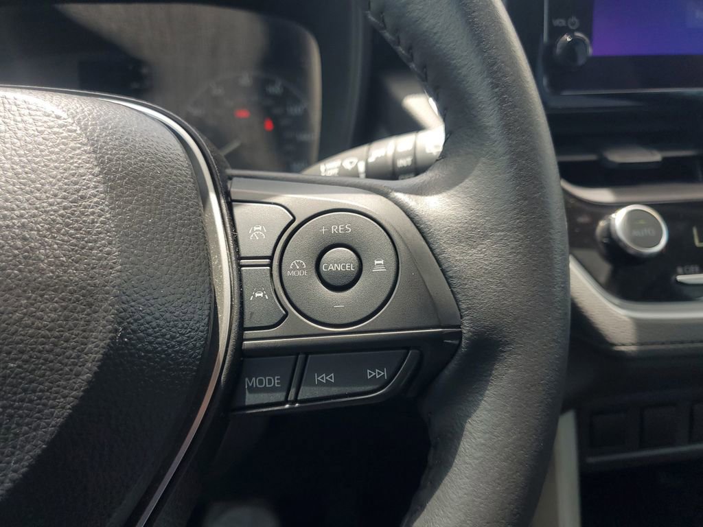 Certified 2024 Toyota Corolla Cross LE w/ Moonroof Package FWD image 22