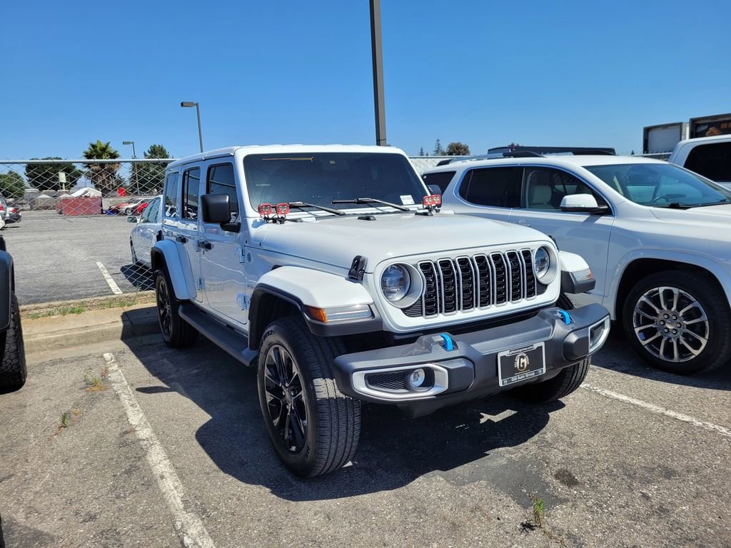 Used 2024 Jeep Wrangler Unlimited Sahara AWD/4WD image 3