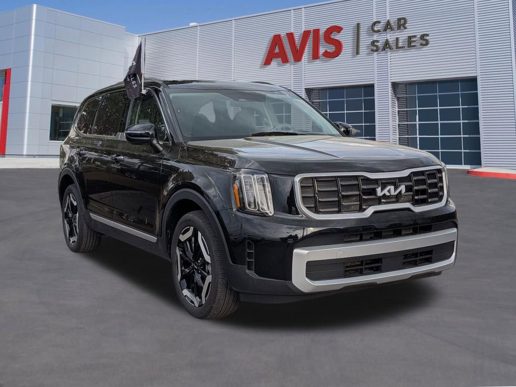 Used 2025 Kia Telluride S image 3