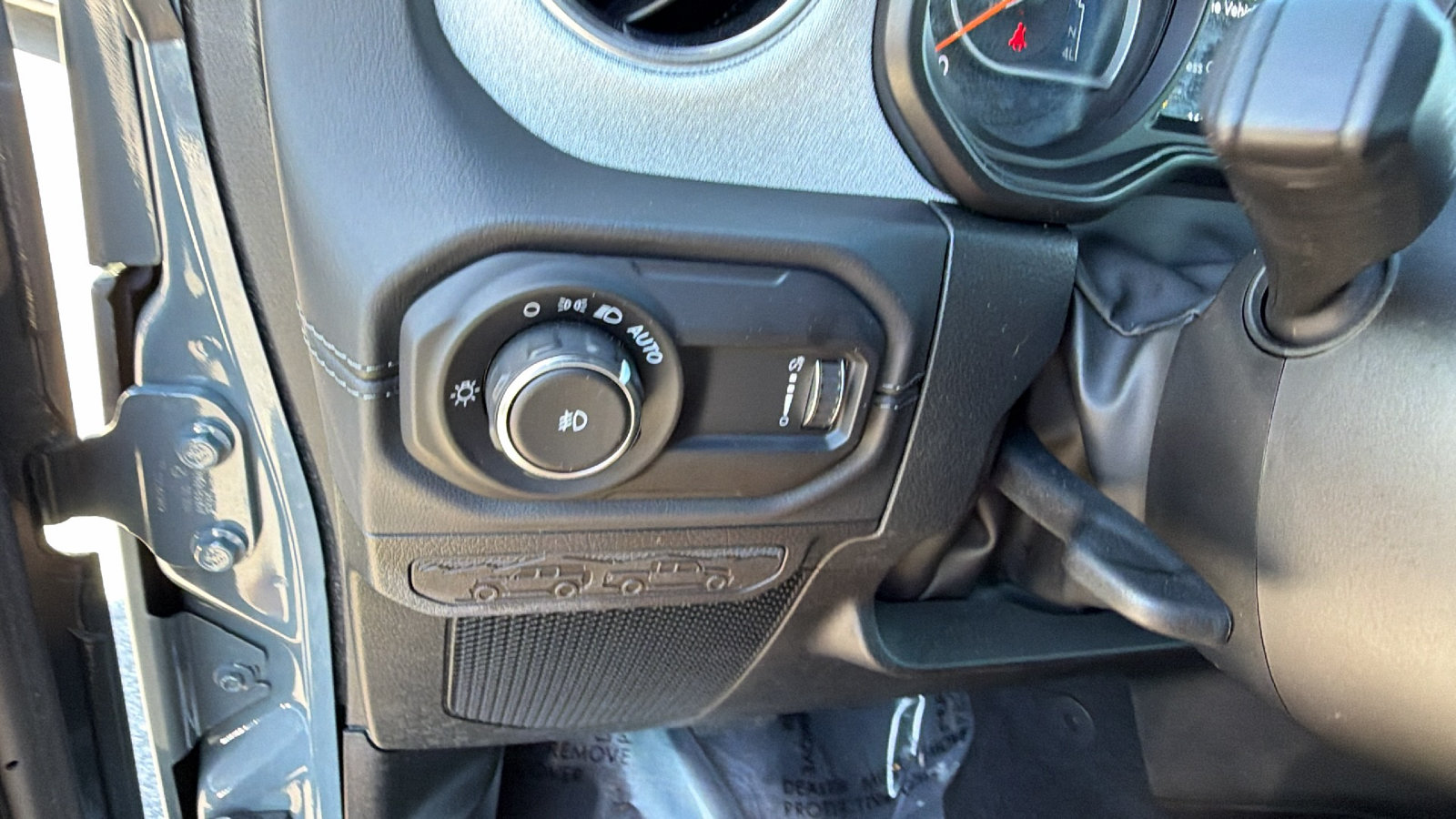 Used 2026 Jeep Wrangler Unlimited Sahara AWD/4WD image 25