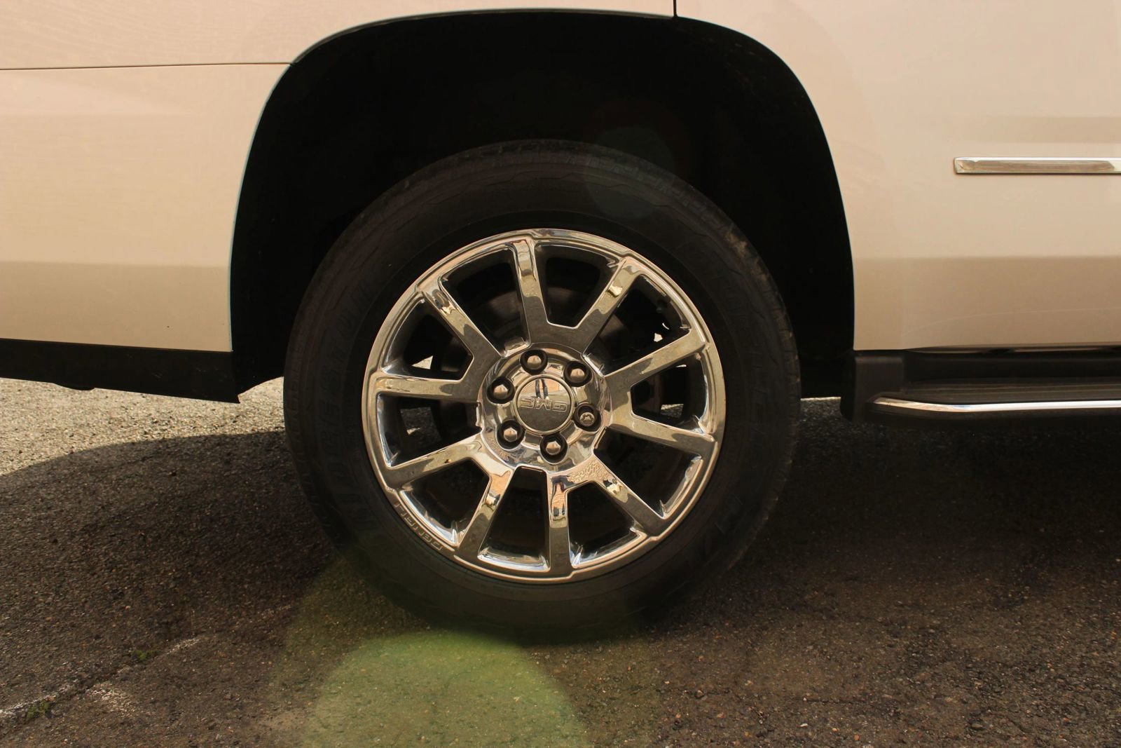 Used 2016 GMC Yukon Denali w/ Open Road Package AWD/4WD image 8