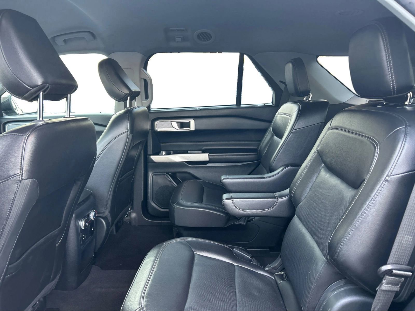 Used 2021 Ford Explorer Limited w/ Equipment Group 301A image 10