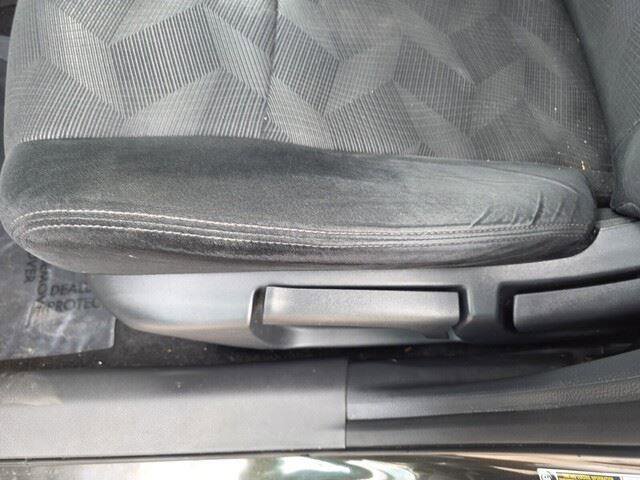 Used 2016 Nissan Rogue S w/ S Family Package FWD image 17