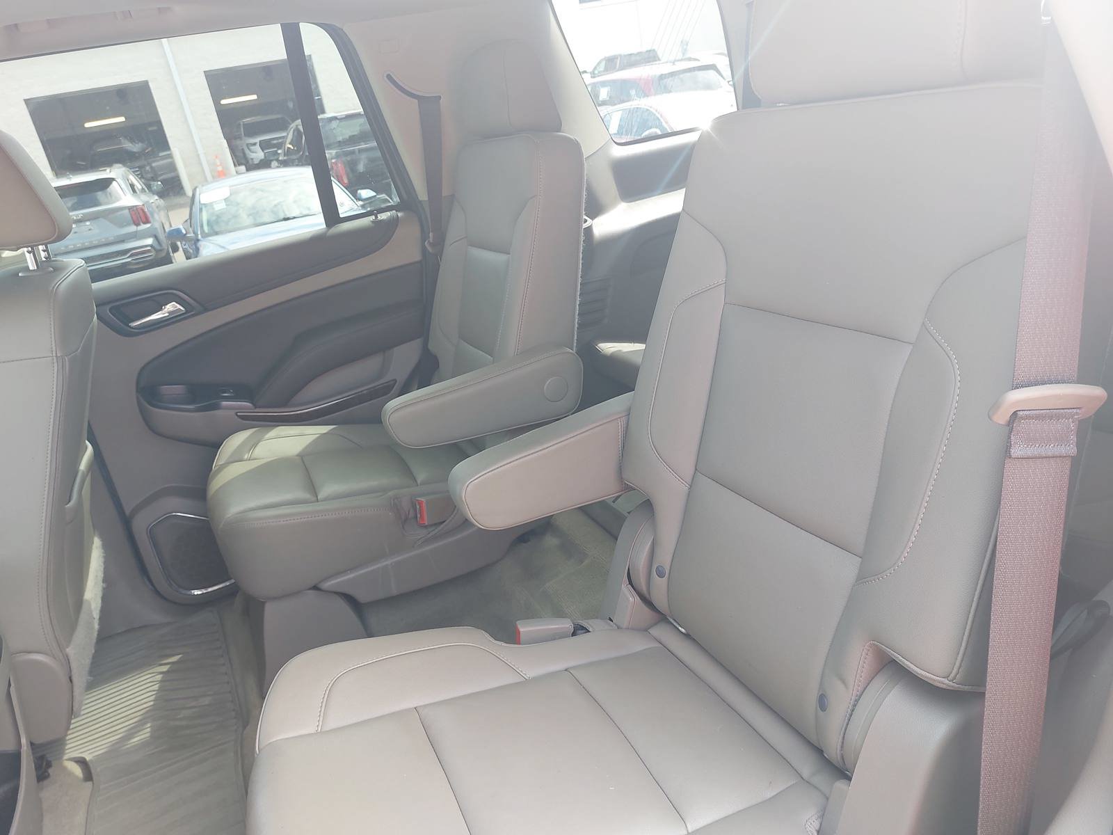 Used 2018 Chevrolet Tahoe LT w/ LT Signature Package AWD/4WD image 15