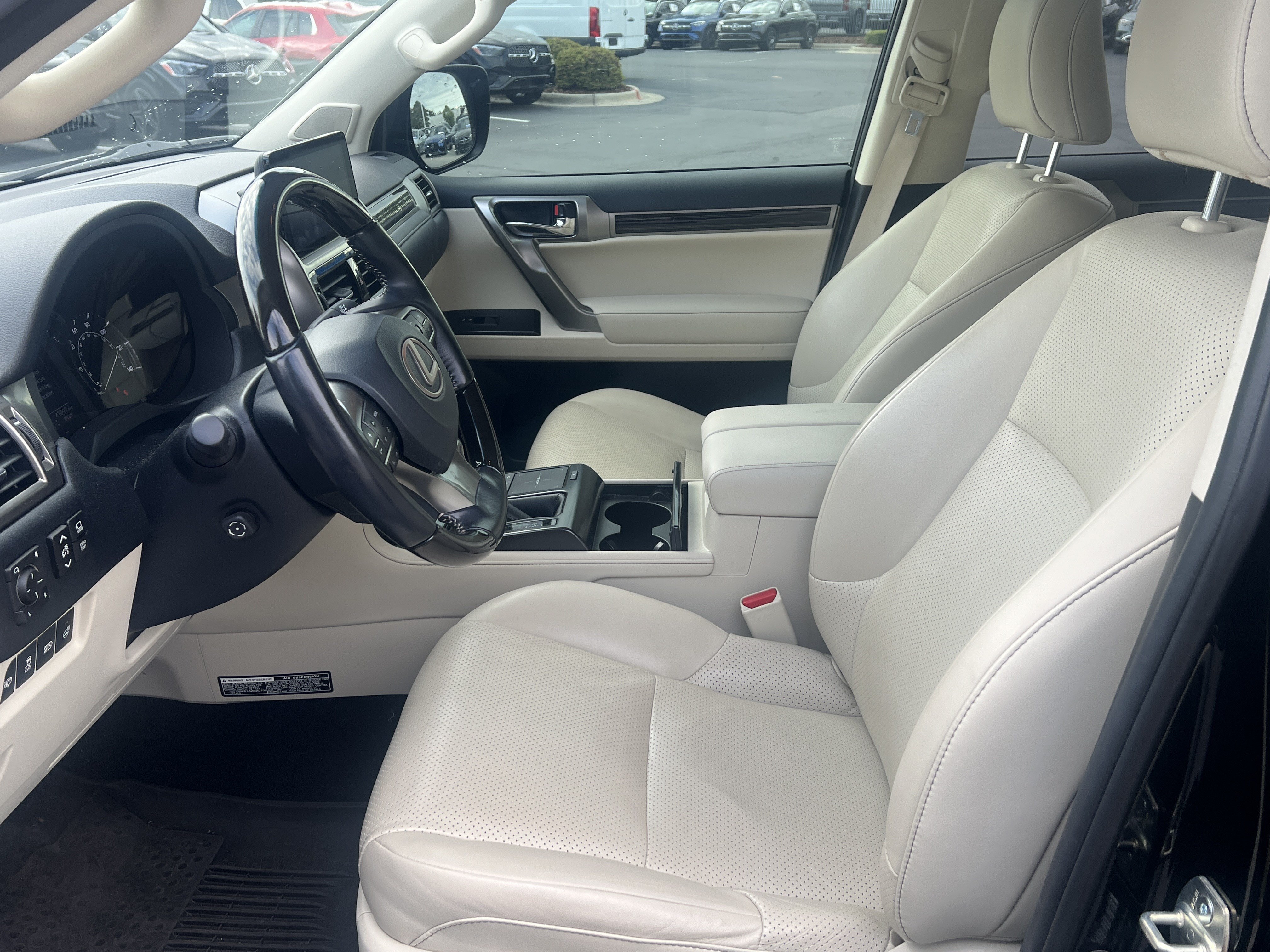 Used 2022 Lexus GX 460 Luxury w/ Accessory Package AWD/4WD image 15