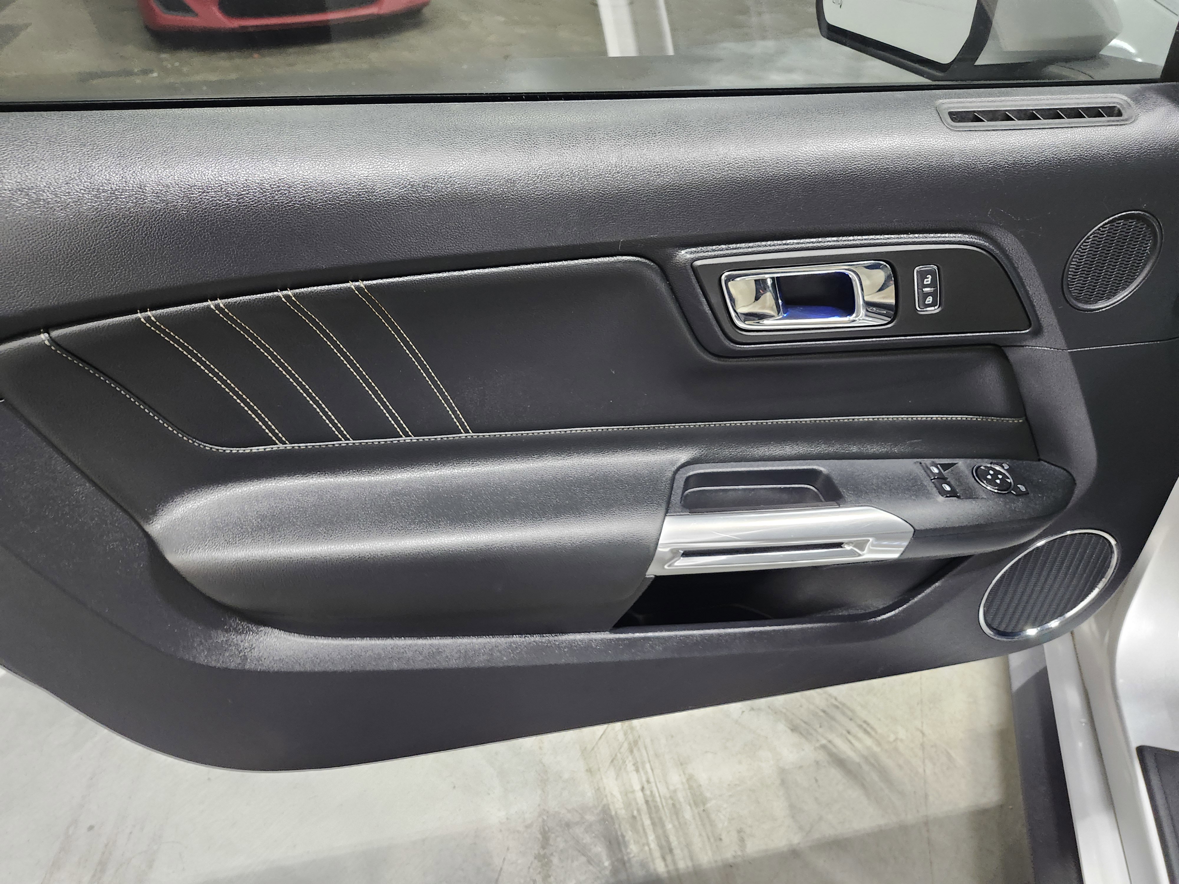 Used 2015 Ford Mustang GT Premium image 23