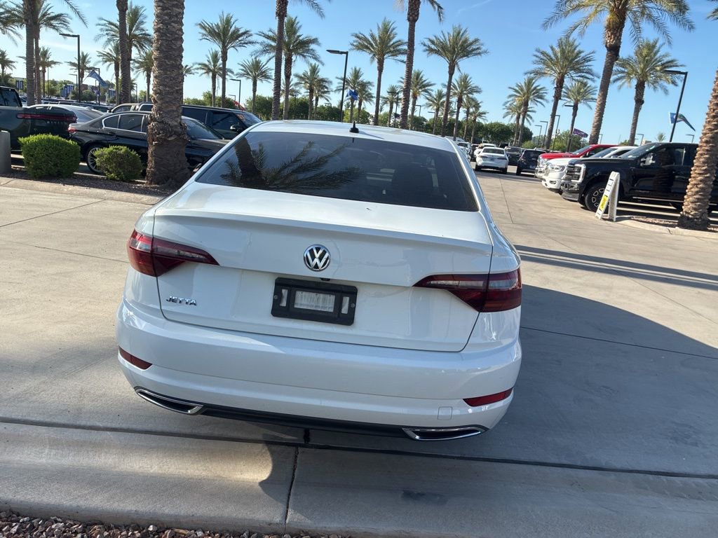 Used 2019 Volkswagen Jetta R-Line w/ R-Line Cold Weather Package image 4