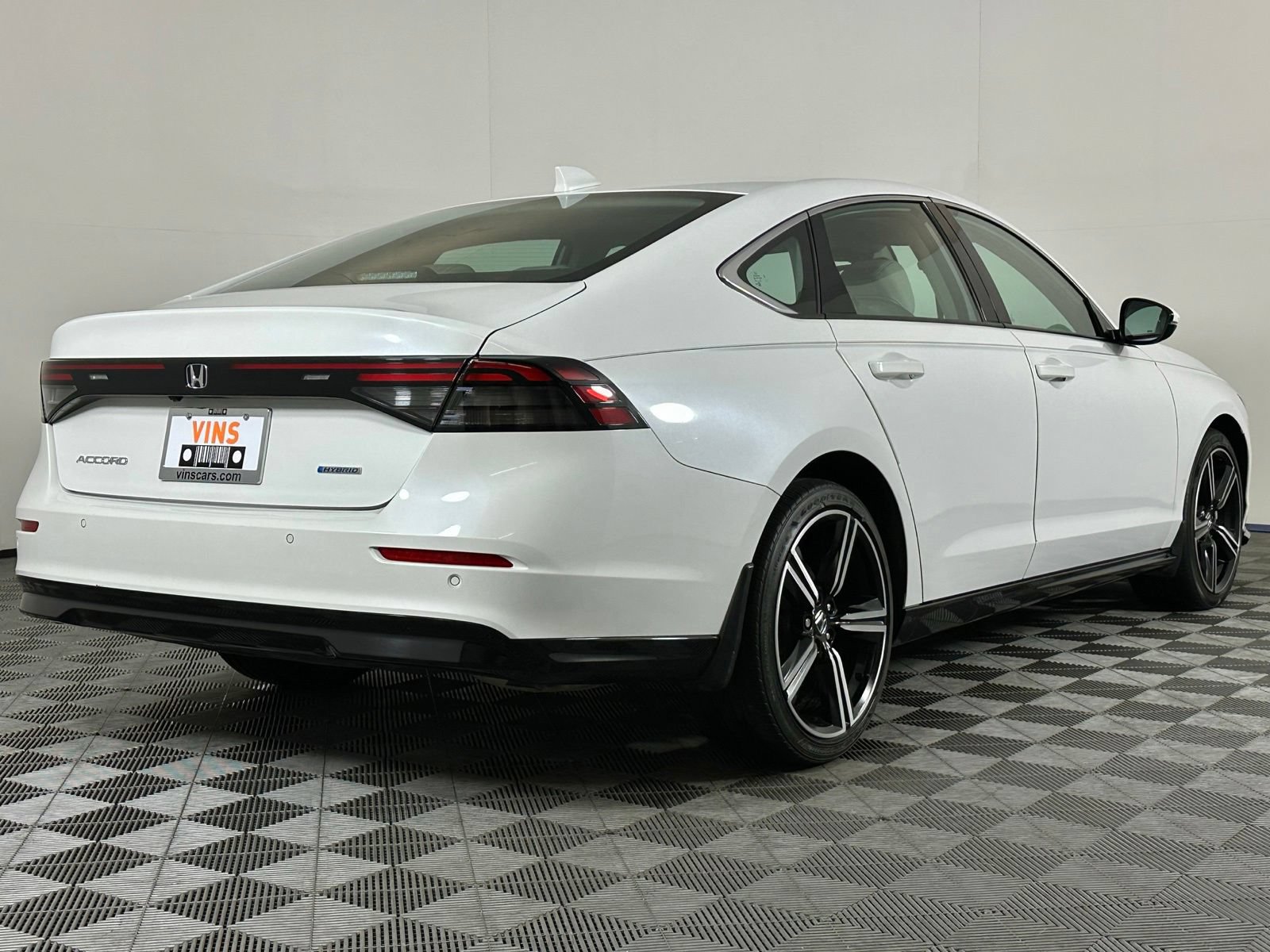 Used 2023 Honda Accord EX-L image 4