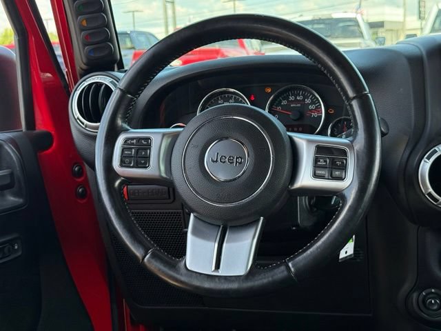 Used 2016 Jeep Wrangler Unlimited Rubicon AWD/4WD image 5