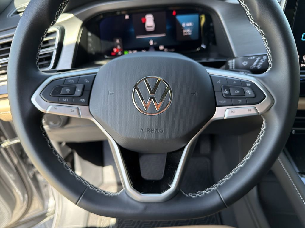 Used 2025 Volkswagen Atlas Cross Sport SE FWD image 27