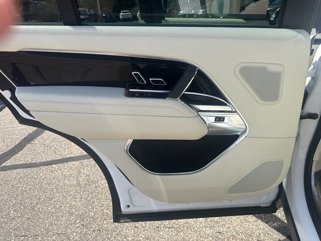Certified 2025 Land Rover Range Rover Long Wheelbase SE AWD/4WD image 18