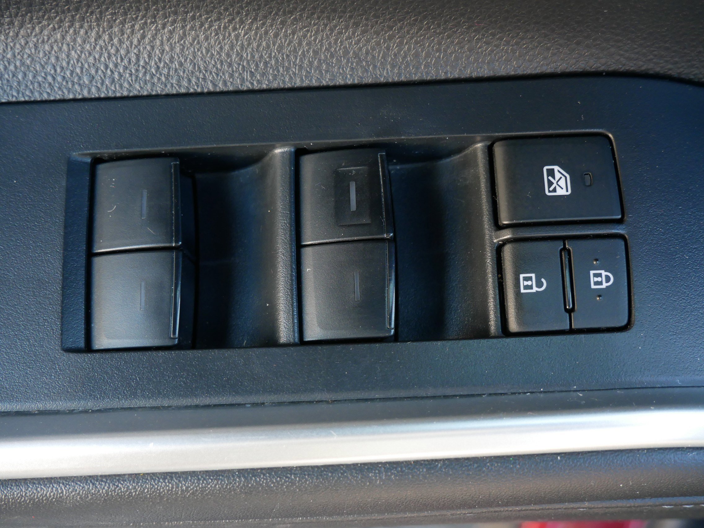 Used 2022 Toyota Highlander XLE image 28