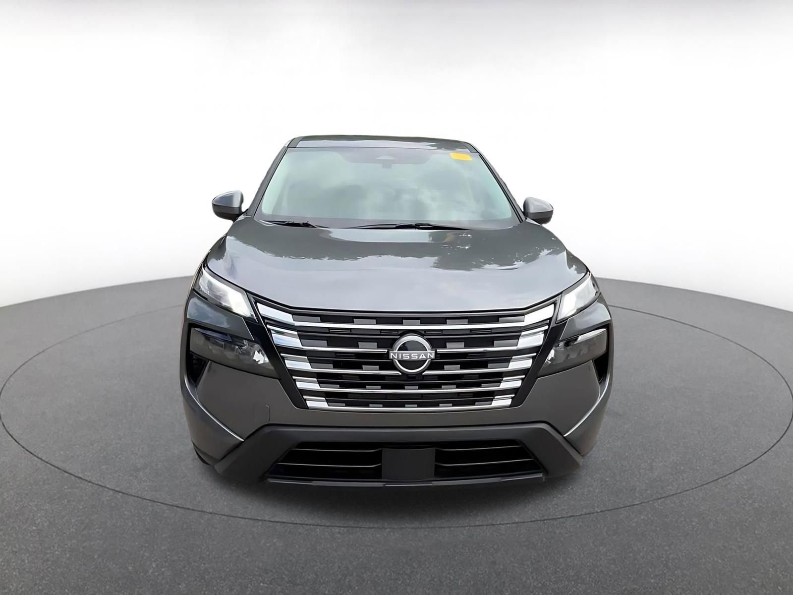 Used 2025 Nissan Rogue SV FWD image 4