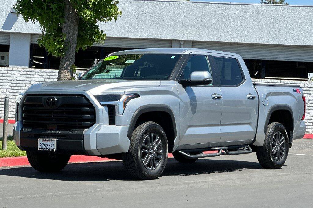 Used 2025 Toyota Tundra SR5 w/ SR5 Convenience Package AWD/4WD image 8