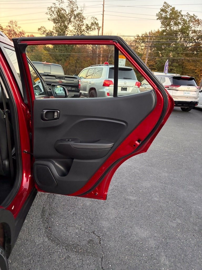 Certified 2024 Hyundai Venue Limited FWD image 22