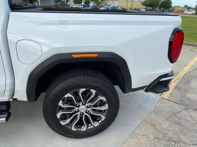 Used 2024 GMC Canyon Denali image 14