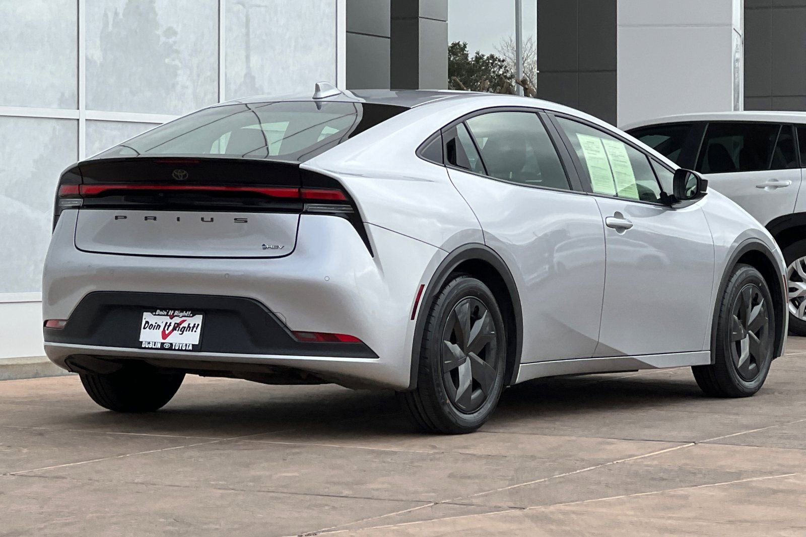 Used 2024 Toyota Prius LE image 4