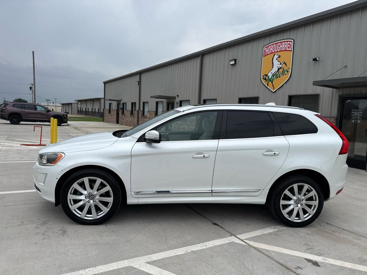 Used 2015 Volvo XC60 T6 Platinum w/ Inscription Package AWD/4WD image 14