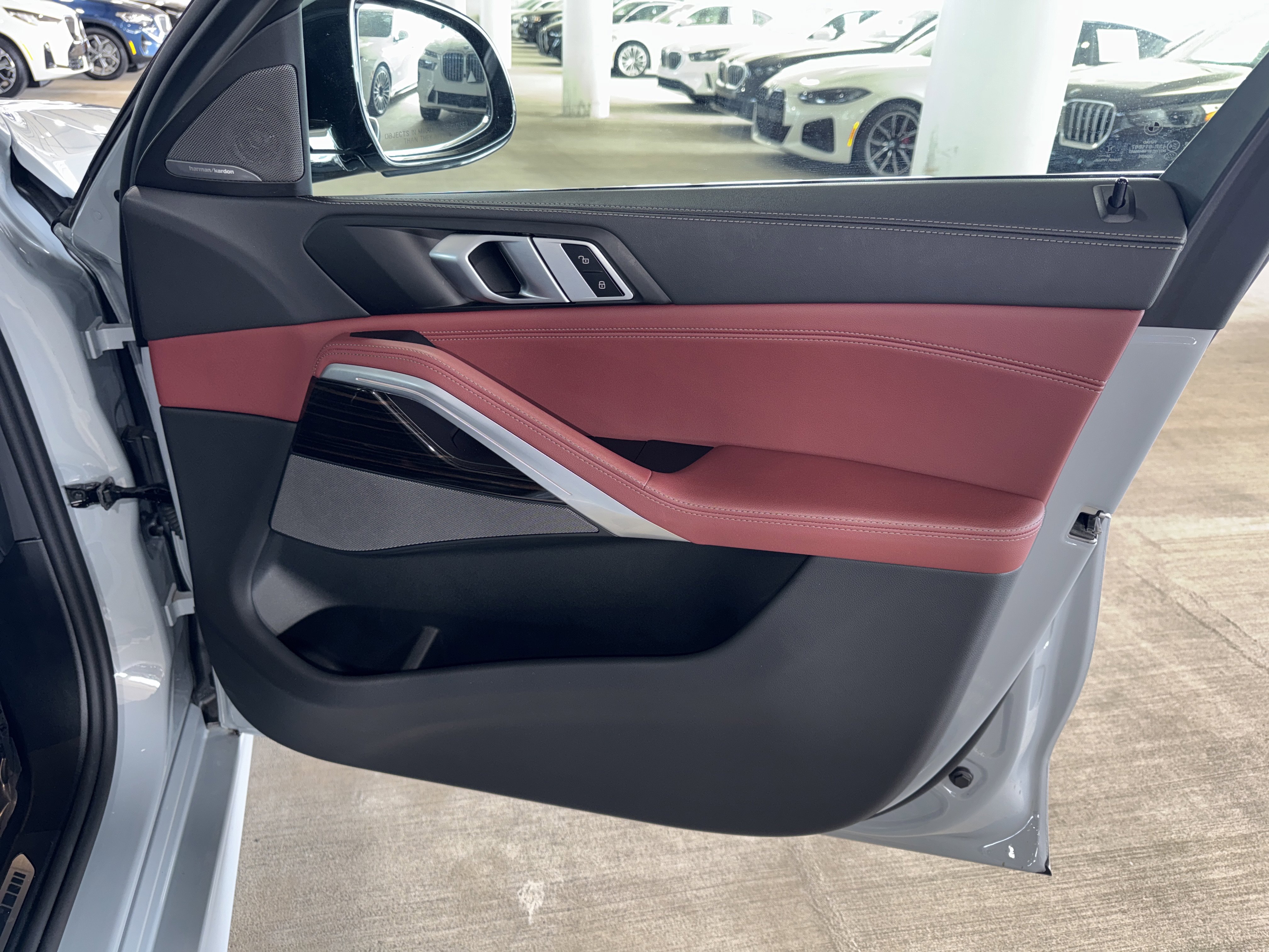 Certified 2025 BMW X6 xDrive40i image 9