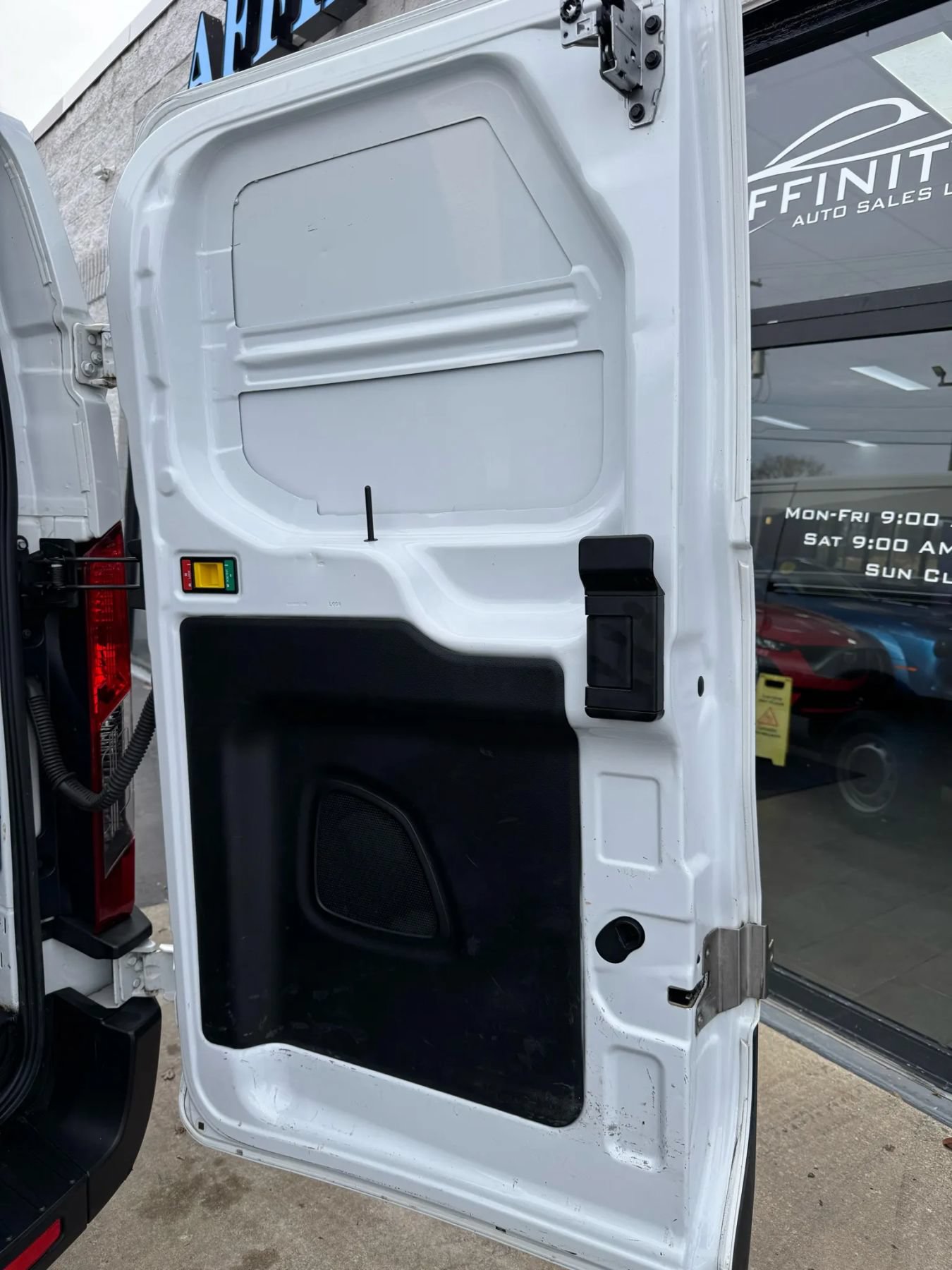 Used 2021 Ford Transit 250 Low Roof RWD image 22