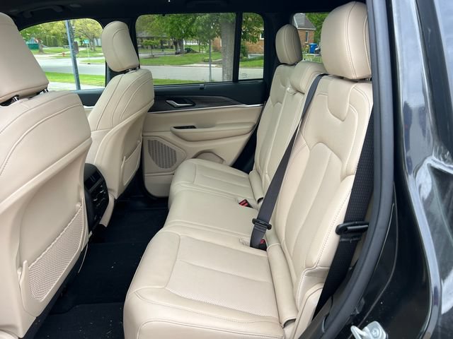 Used 2024 Jeep Grand Cherokee Limited w/ Luxury Tech Group II AWD/4WD image 5
