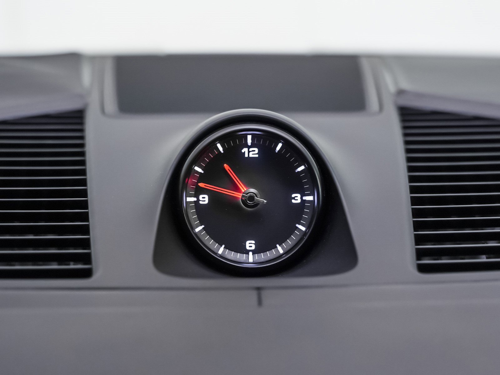 Used 2023 Porsche Cayenne S w/ Premium Package image 21