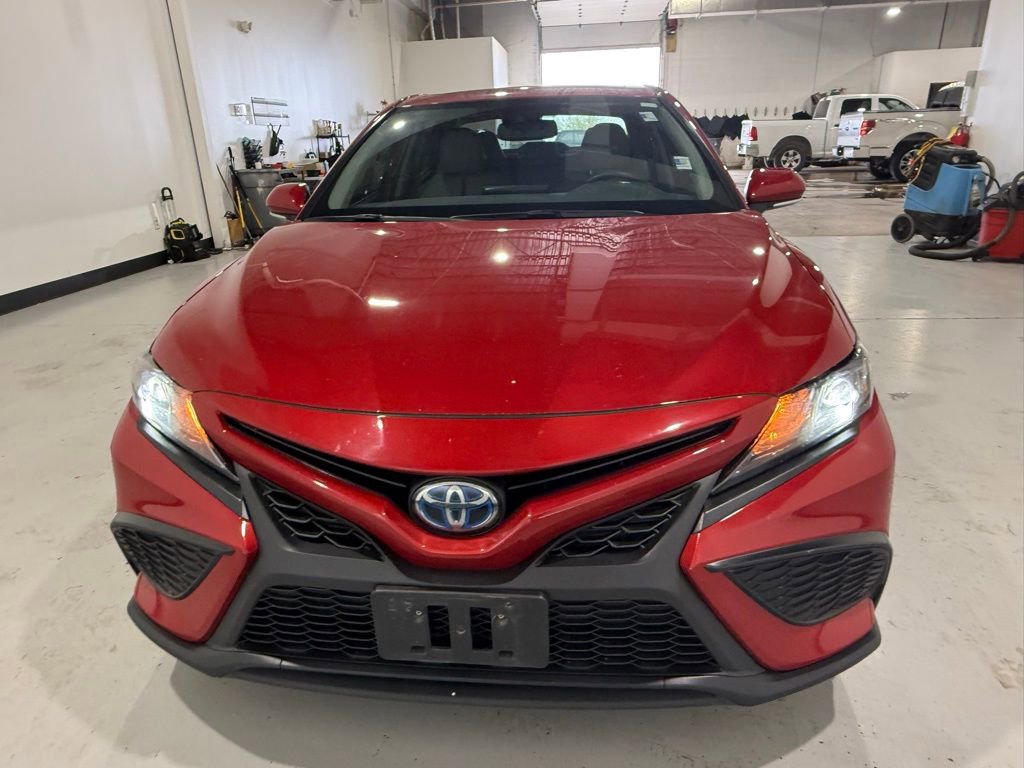 Used 2022 Toyota Camry SE w/ Audio Upgrade Package FWD image 3