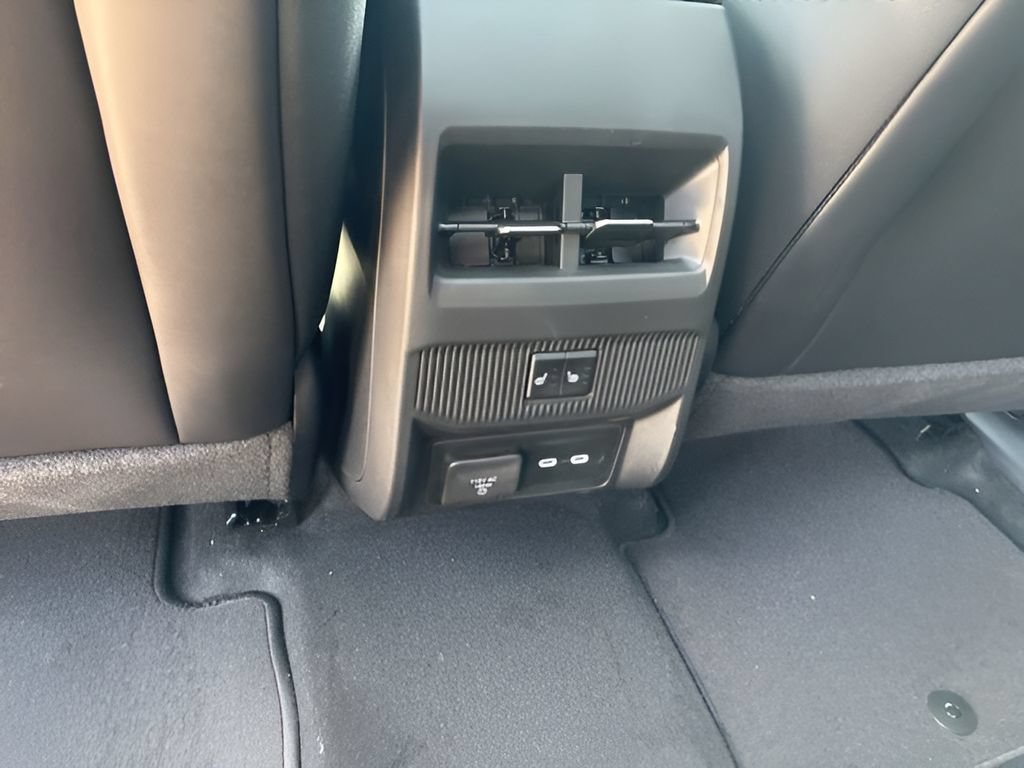 New 2026 Jeep Cherokee Overland w/ Advanced Pro Tech Group AWD/4WD image 27