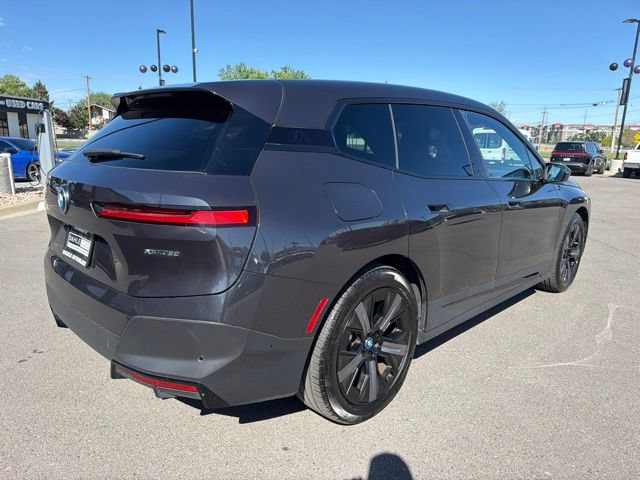 Used 2023 BMW iX xDrive50 w/ Premium Package AWD/4WD image 9