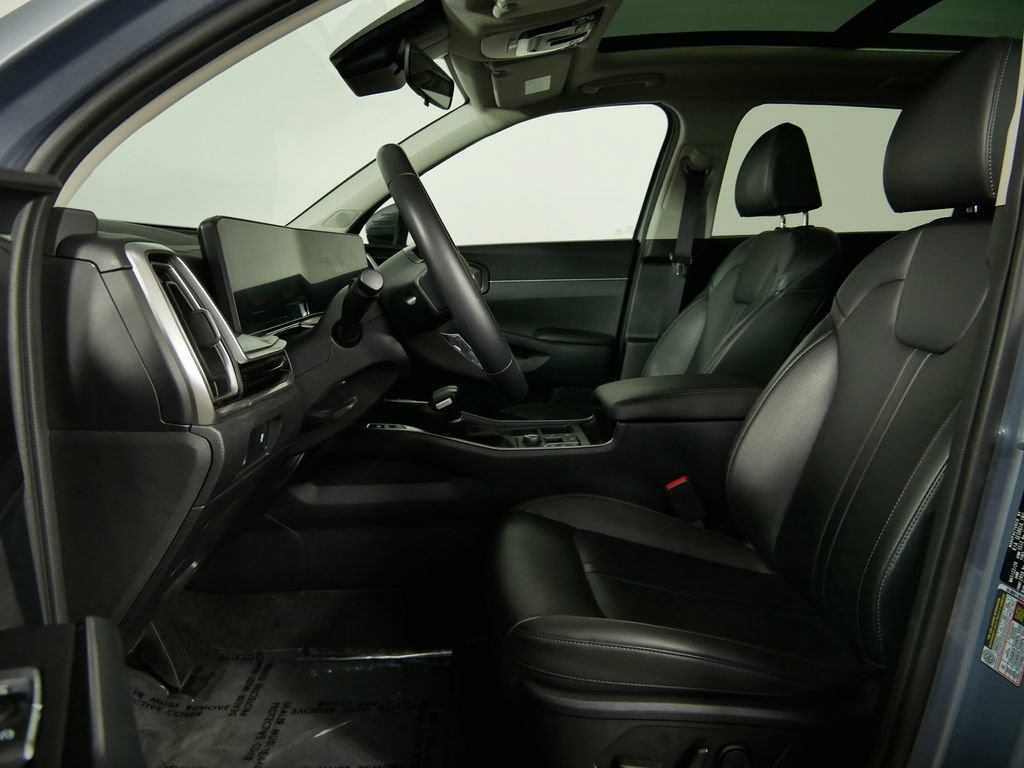 Used 2024 Kia Sorento S w/ Panoramic Sunroof Package AWD/4WD image 17