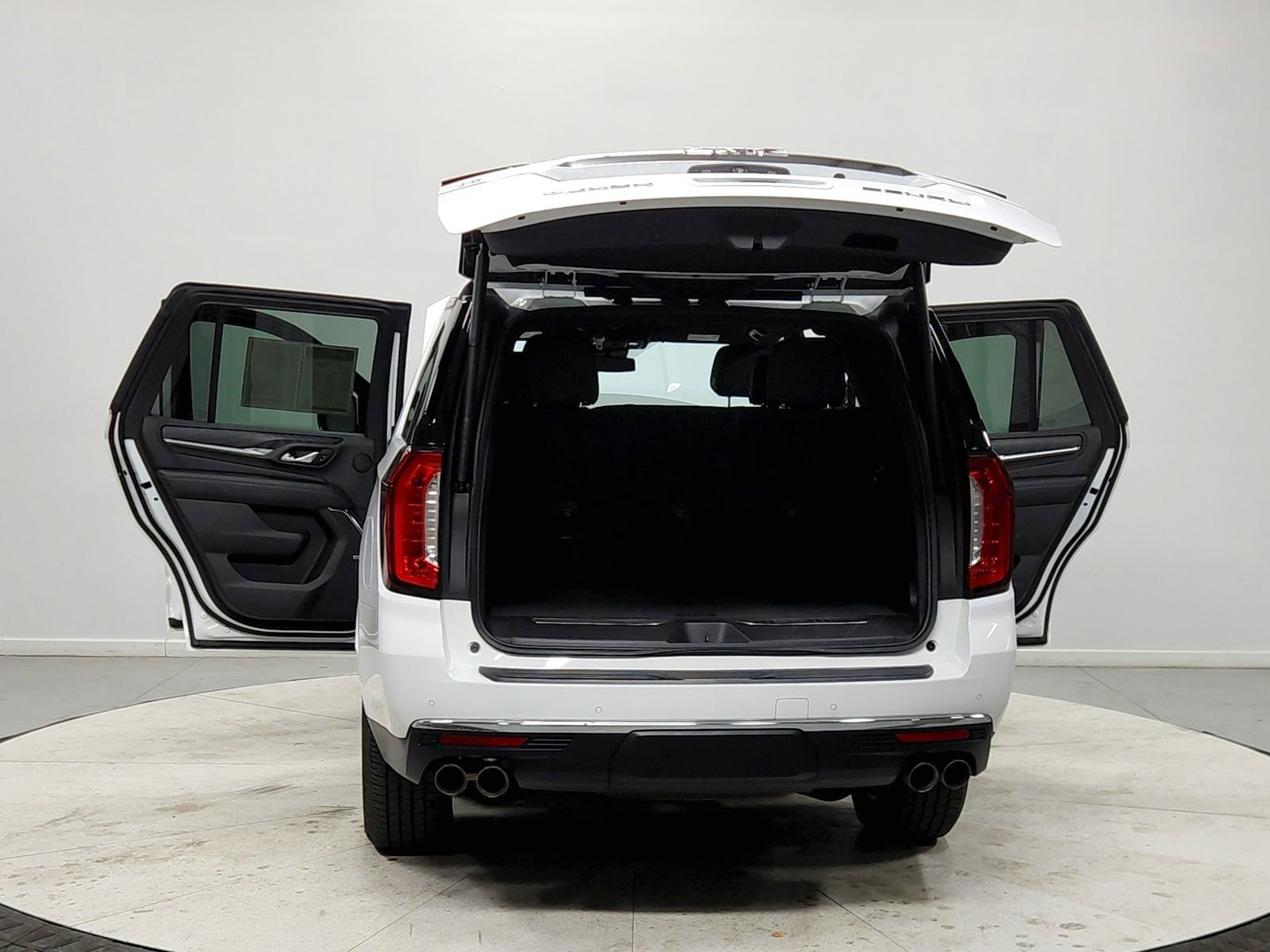 Used 2023 GMC Yukon Denali image 14