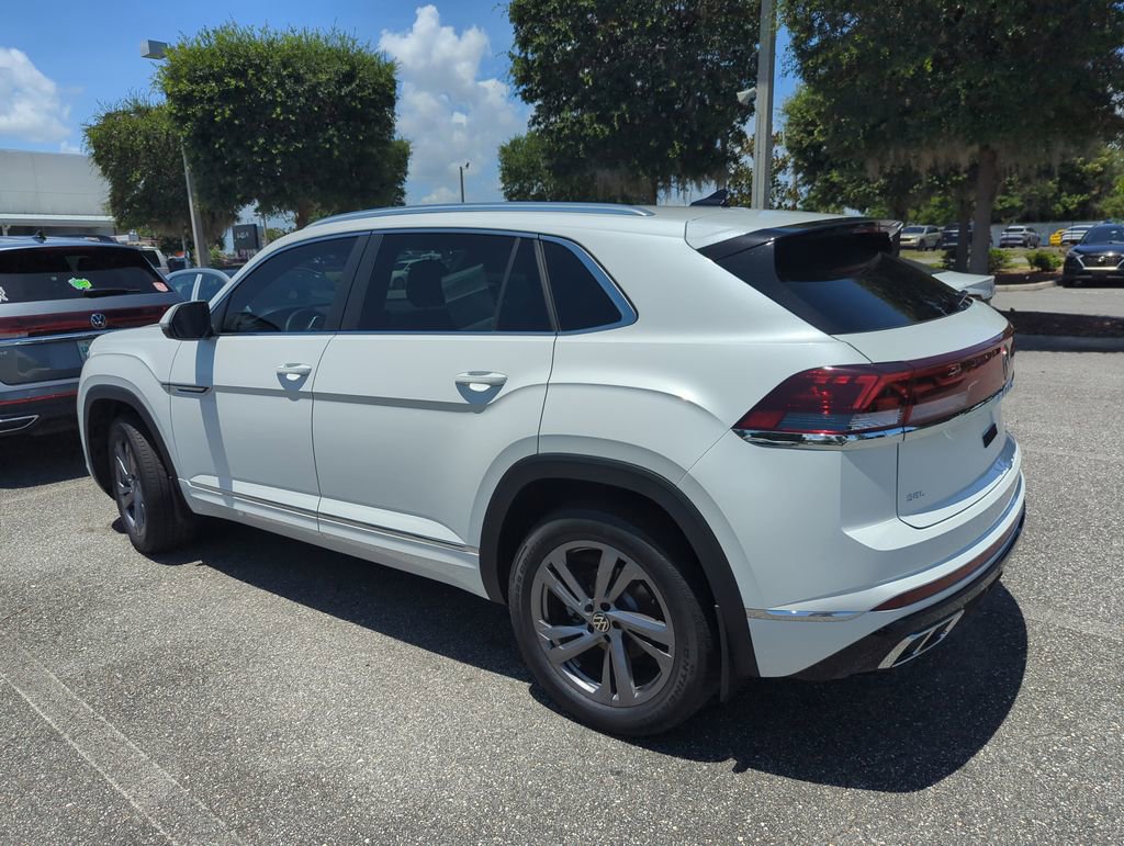 Used 2024 Volkswagen Atlas Cross Sport SEL R-Line AWD/4WD image 3